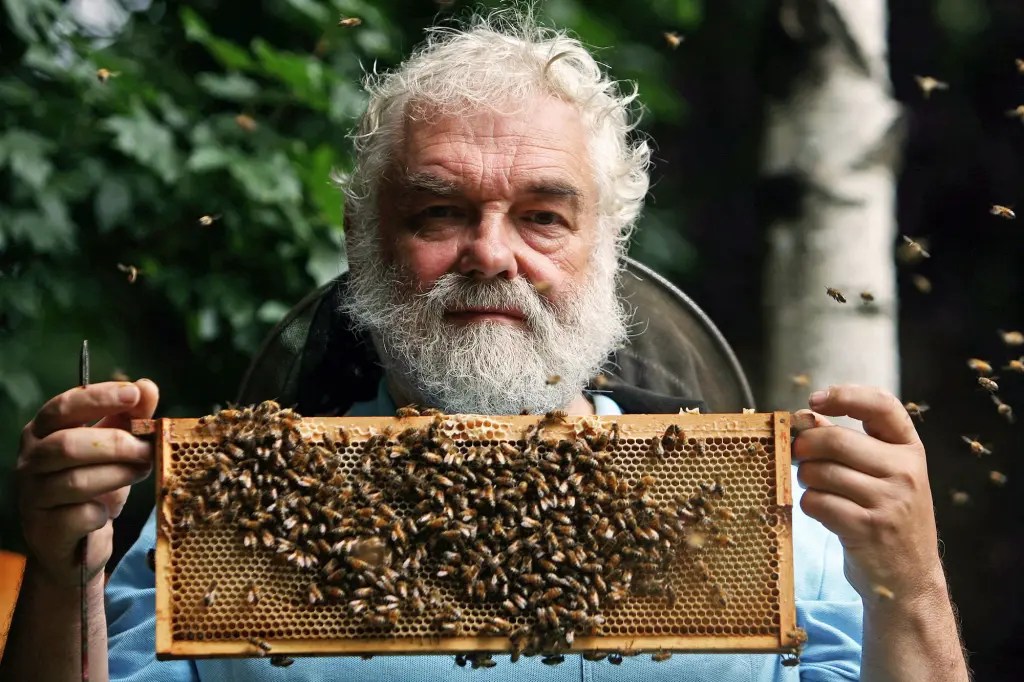 The Crown NWBKA: Understanding the Royal Connection to Beekeeping Conservation